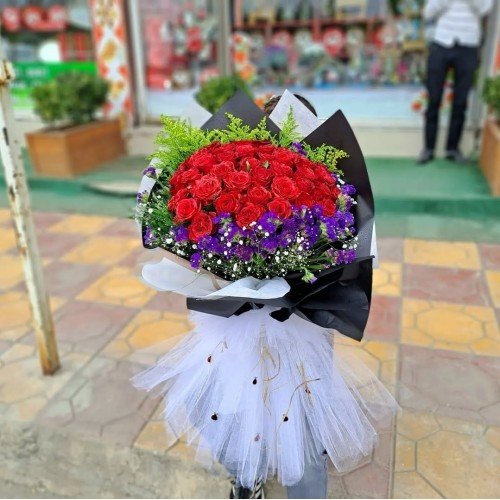 41 Gül & Statüs İsteme Buketi 41 Gül & Statüs İsteme Buketi