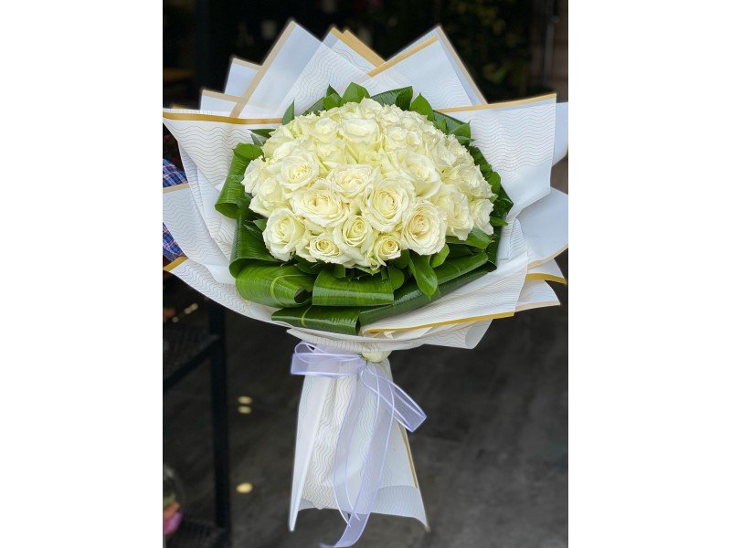Masumiyetin zerafeti 41 Beyaz Gül İsteme Buketi