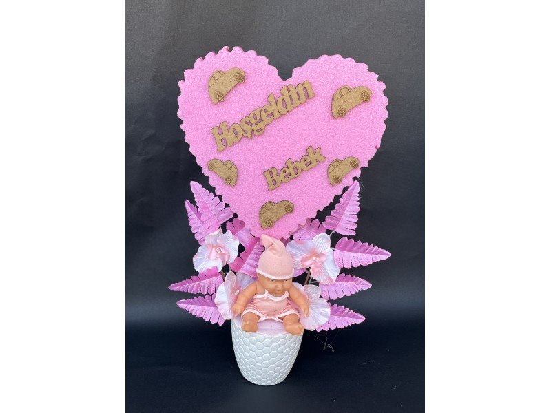 Sevgi Dolu Tasarım: Strafor Kalpli Kız Bebekli Yapay Çiçek