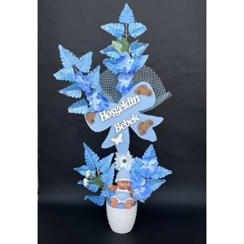 Zarif ve Şık Tasarım: Telgar ve Strafor Kurdaleli Erkek Bebekli Yapay Çiçek