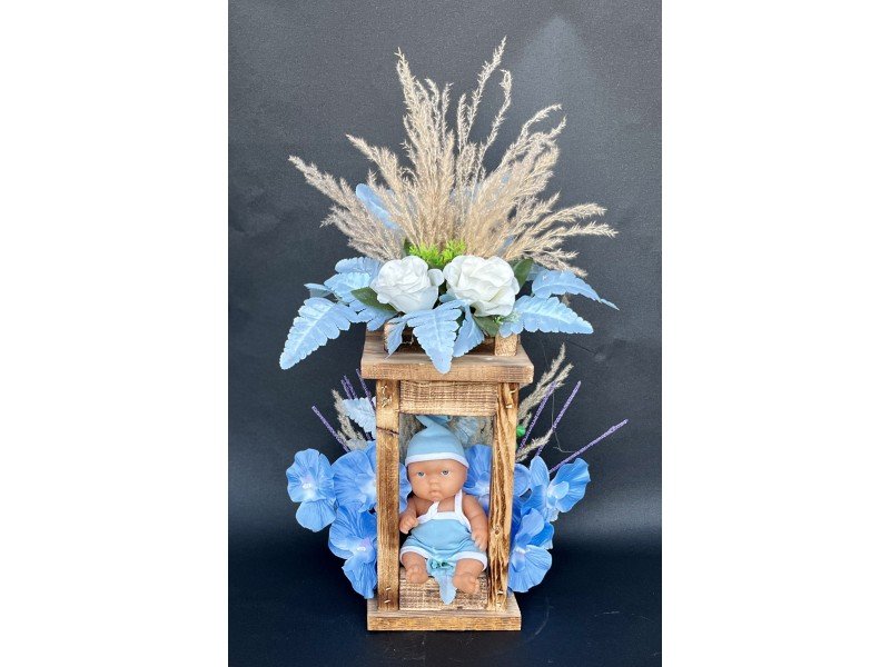 Ahşaplı Erkek Bebekli Yapay Çiçek