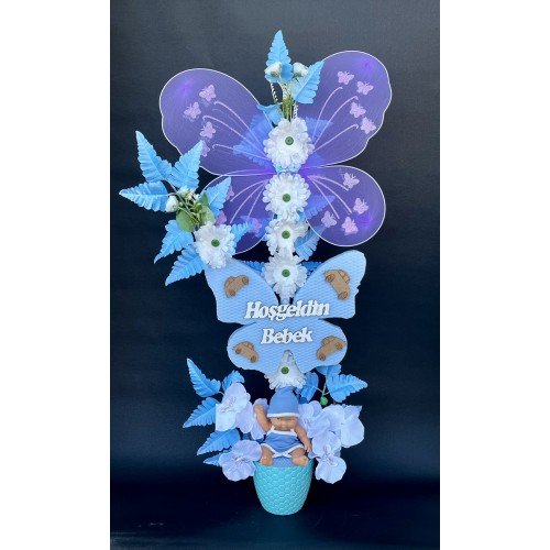 Erkek Bebekli ve Kelebekli Çiçek Aranjmanı